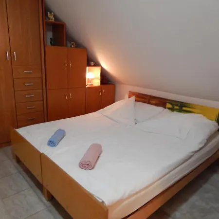 Buekki Vendeghaz Apartament *
